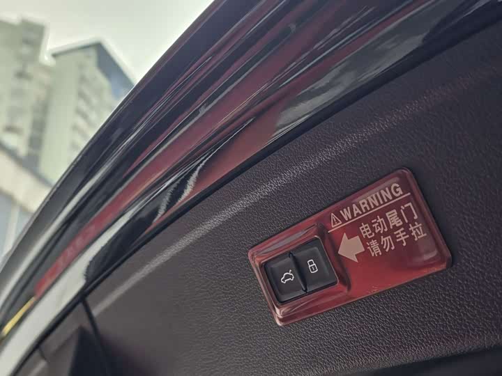 Фото 10 - Audi Q5L