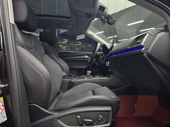 Фото 12 - Audi Q5L