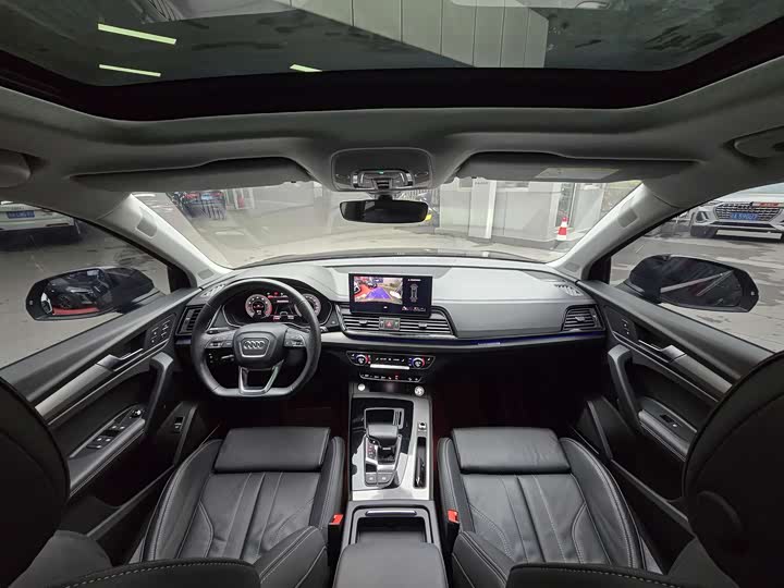 Фото 17 - Audi Q5L