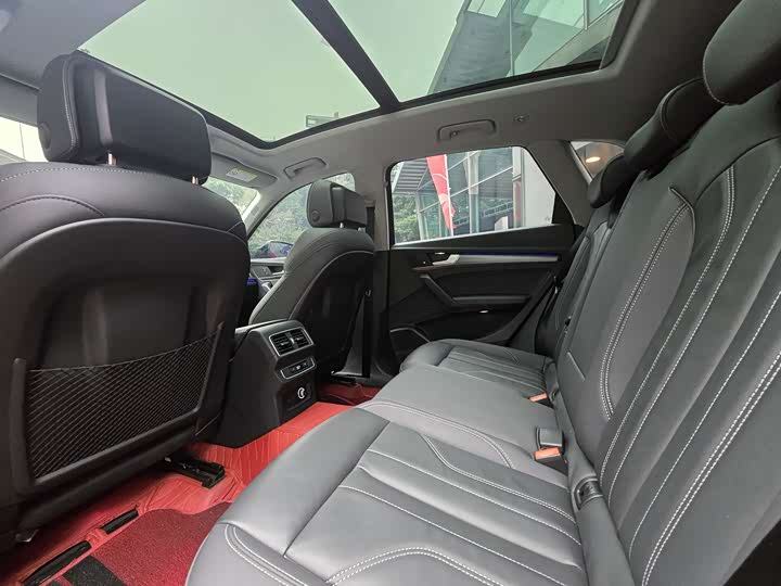 Фото 20 - Audi Q5L