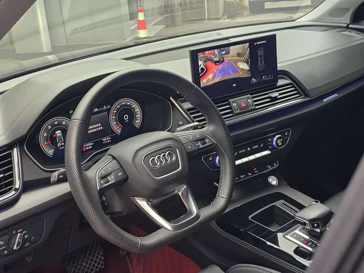 Фото 22 - Audi Q5L