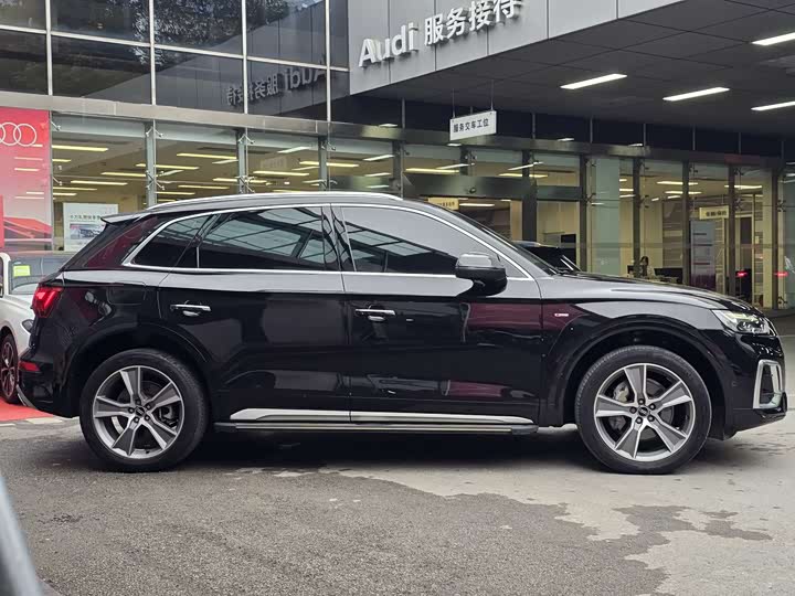 Фото 4 - Audi Q5L