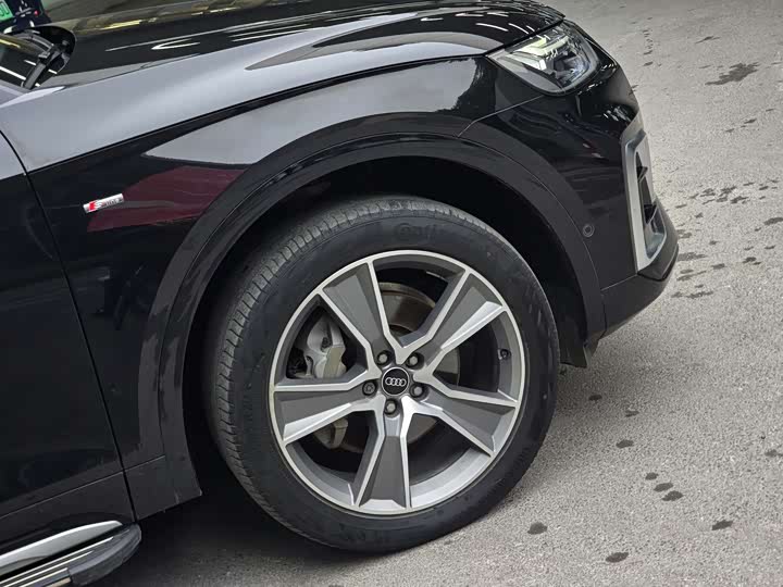 Фото 6 - Audi Q5L