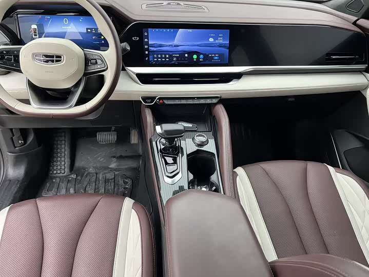 Фото 10 - Geely Monjaro