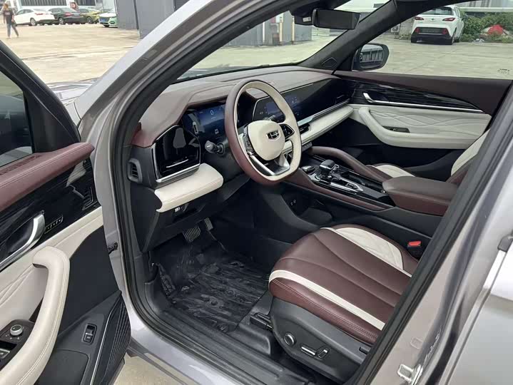 Фото 9 - Geely Monjaro