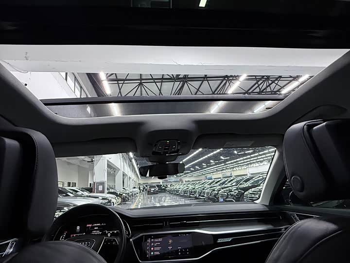 Фото 12 - Audi A6