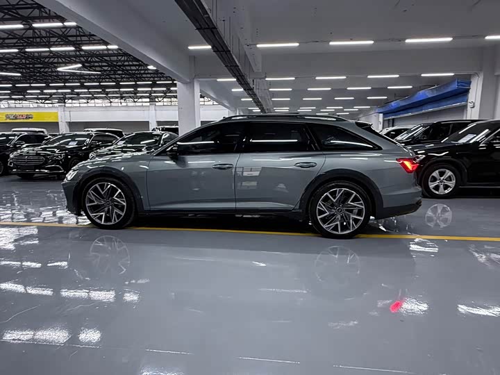 Фото 13 - Audi A6