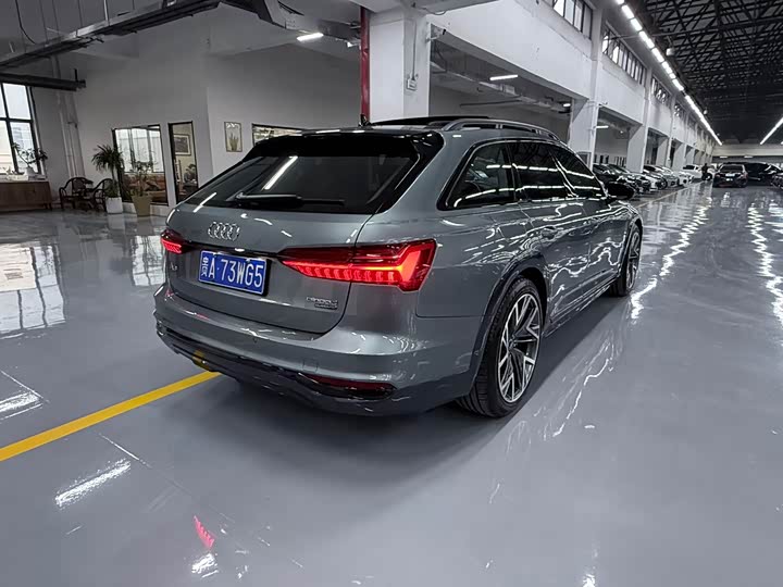 Фото 16 - Audi A6