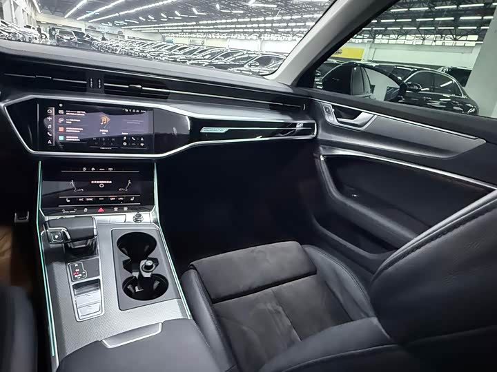 Фото 6 - Audi A6