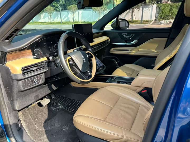 Фото 6 - Lincoln Corsair