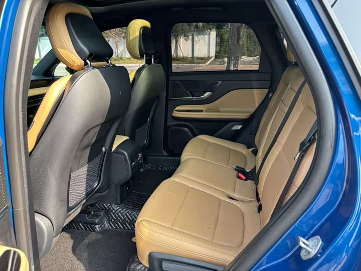 Фото 7 - Lincoln Corsair