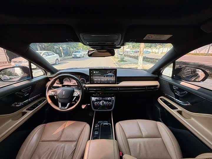 Фото 9 - Lincoln Corsair