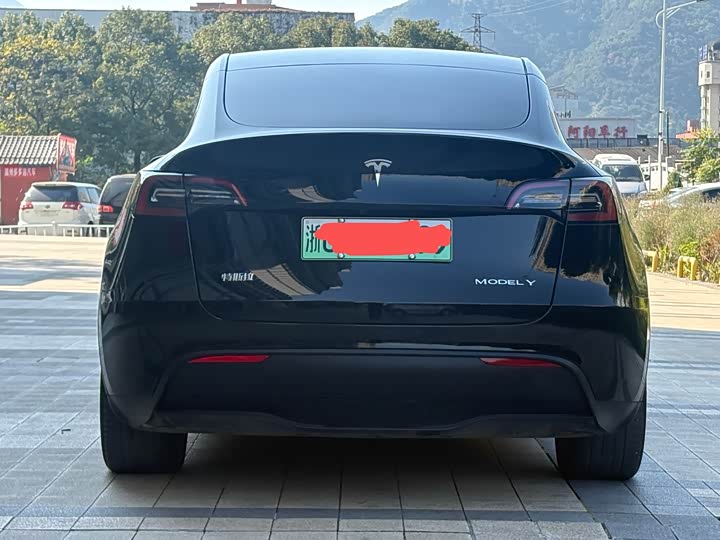 Фото 8 - Tesla Model Y