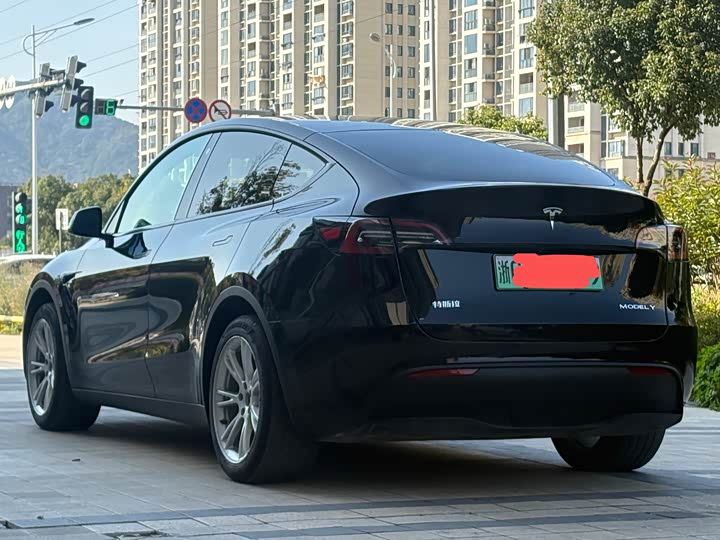 Фото 9 - Tesla Model Y