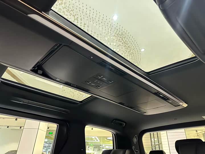 Фото 11 - Toyota Vellfire