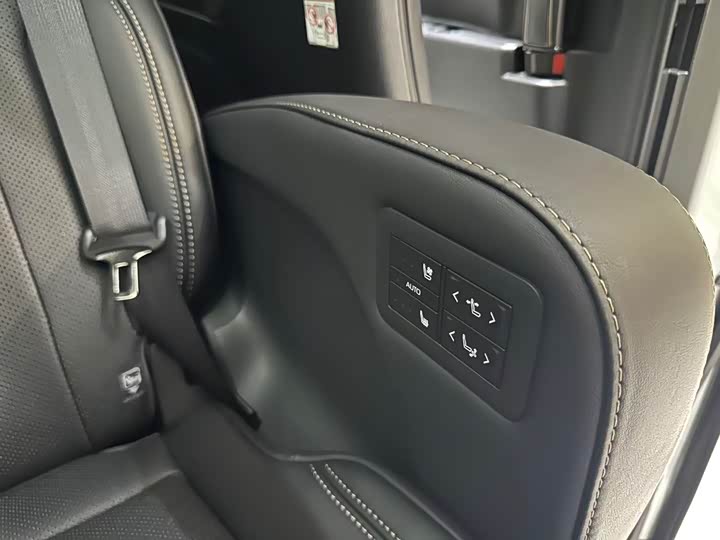 Фото 13 - Toyota Vellfire