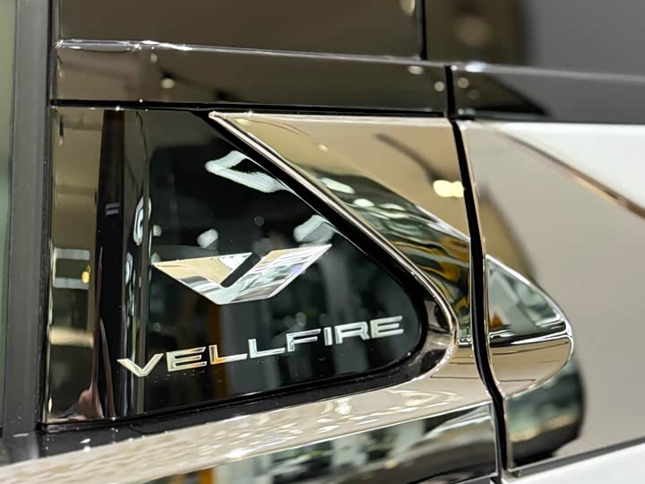 Фото 15 - Toyota Vellfire