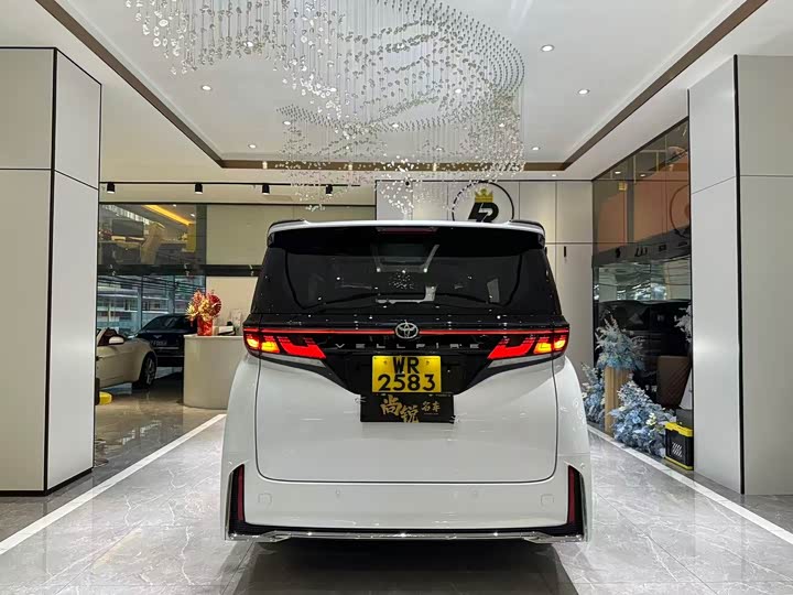 Фото 18 - Toyota Vellfire