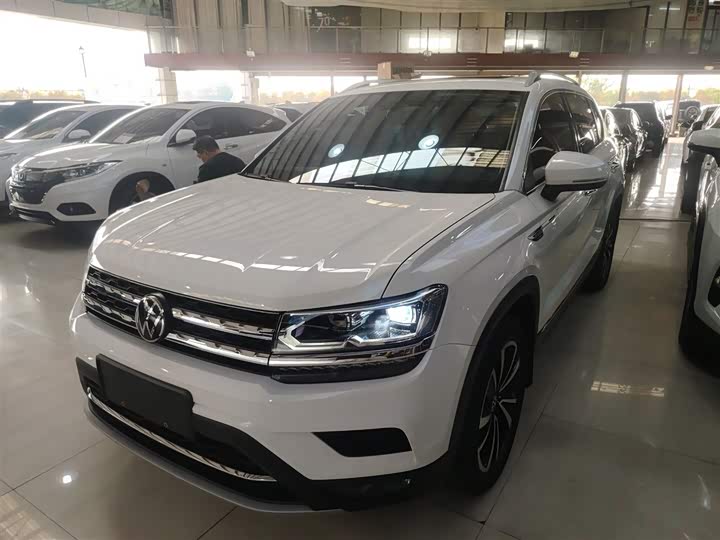 Фото 1 - Volkswagen Tharu