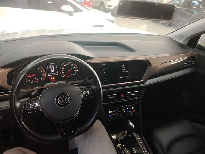 Фото 12 - Volkswagen Tharu