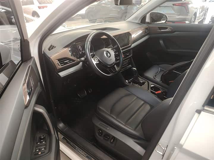 Фото 13 - Volkswagen Tharu