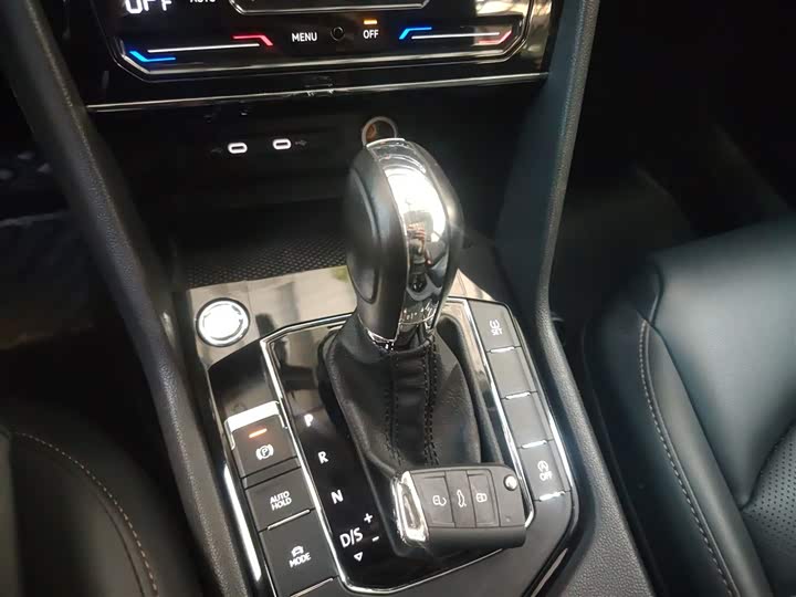 Фото 6 - Volkswagen Tharu