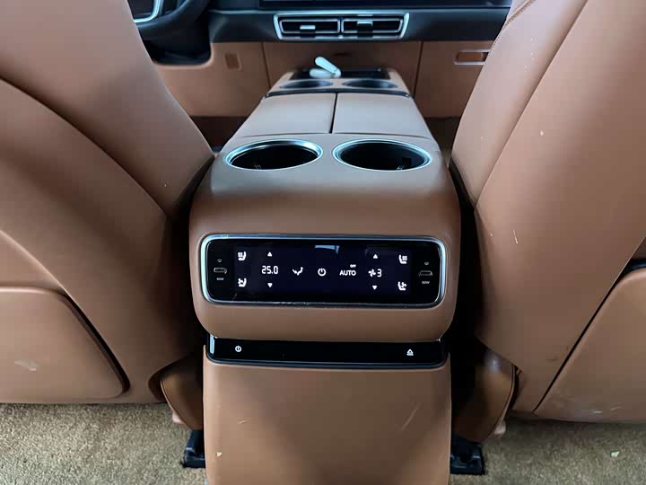 Фото 7 - LiXiang L9