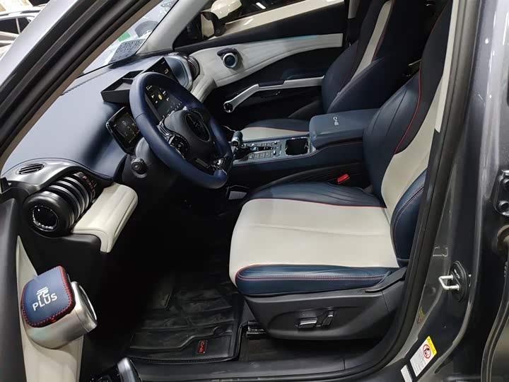 Фото 15 - BYD Yuan Plus