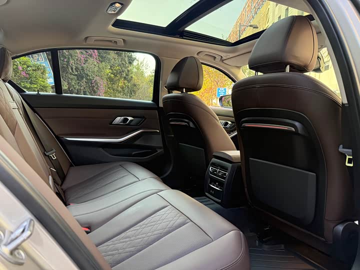 Фото 11 - BMW 3 Series