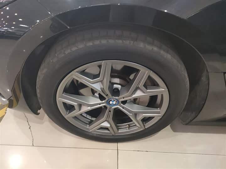 Фото 23 - BMW i3