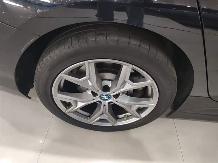 Фото 26 - BMW i3