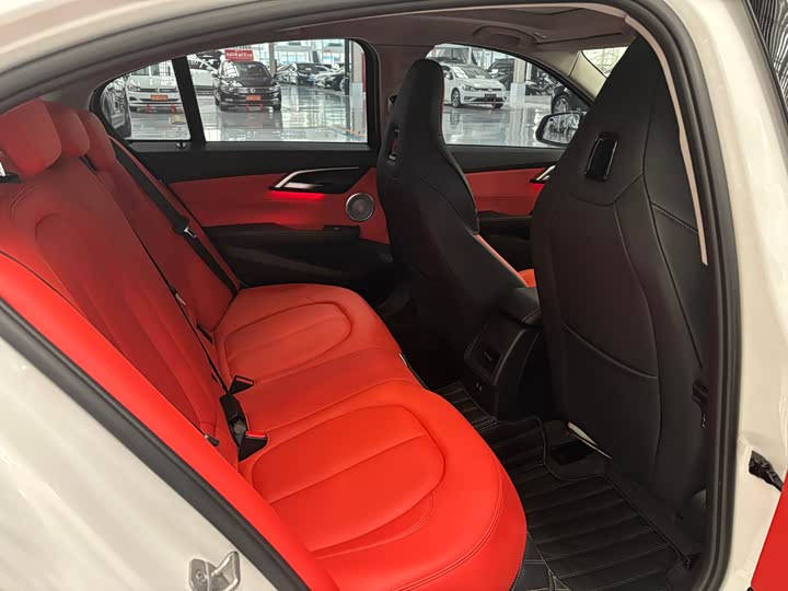 Фото 8 - BMW 1 Series