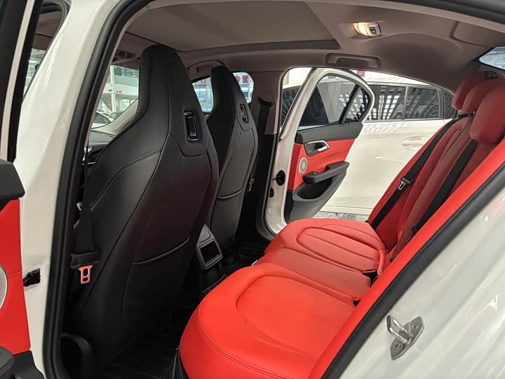 Фото 9 - BMW 1 Series