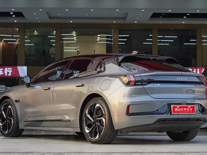 Фото 2 - Zeekr 001