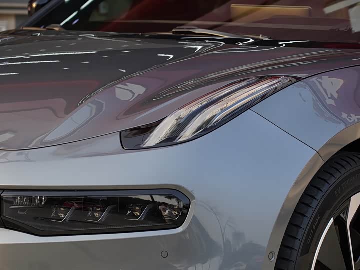 Фото 3 - Zeekr 001