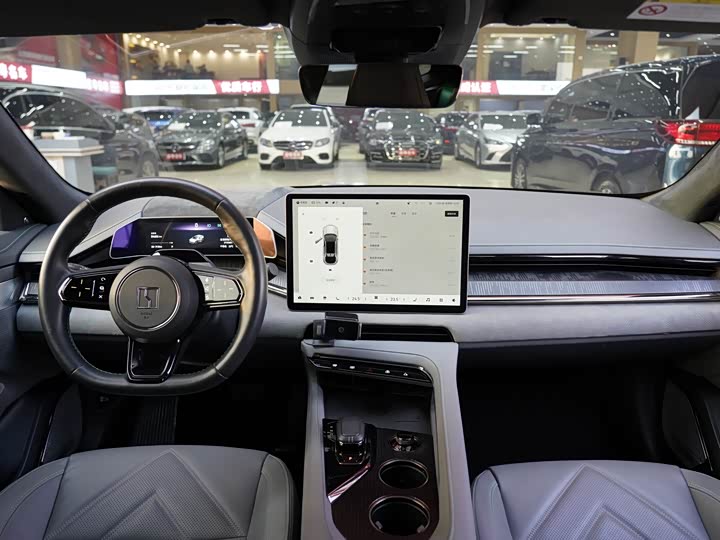 Фото 7 - Zeekr 001