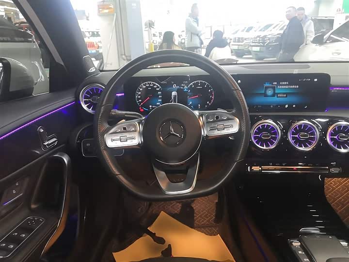 Фото 11 - Mercedes-Benz A-Class