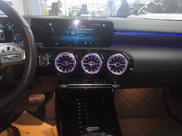 Фото 13 - Mercedes-Benz A-Class