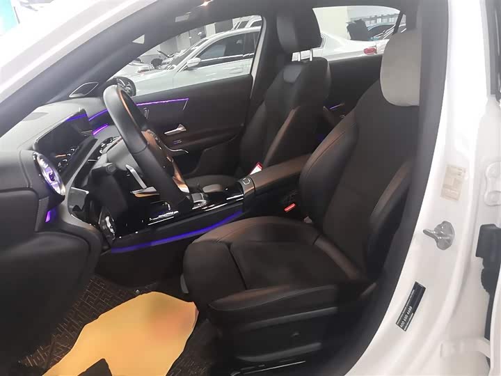 Фото 15 - Mercedes-Benz A-Class