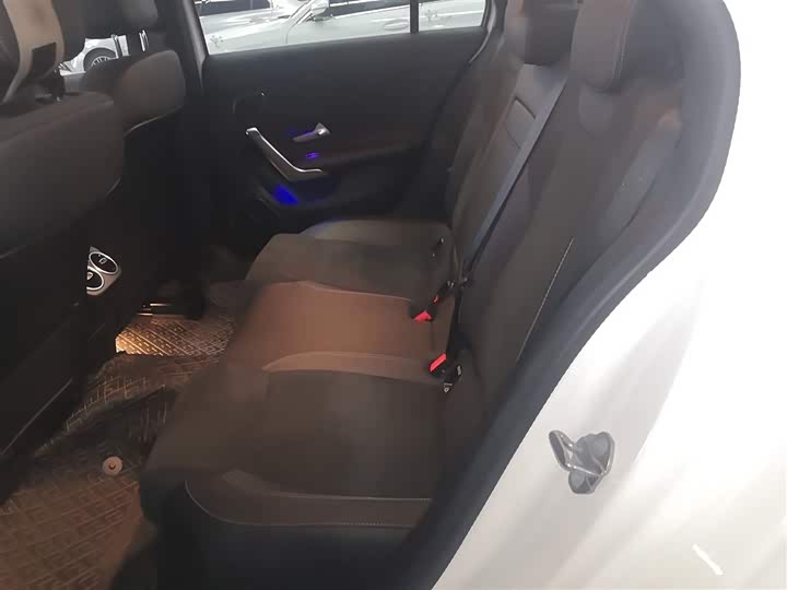 Фото 17 - Mercedes-Benz A-Class