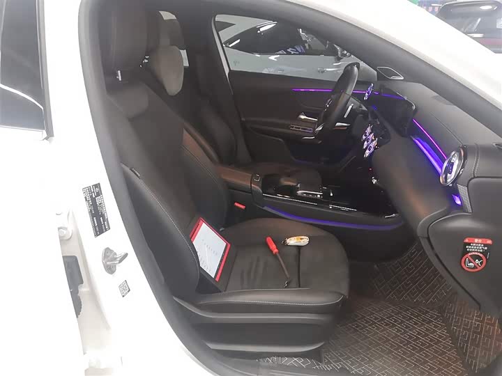 Фото 25 - Mercedes-Benz A-Class