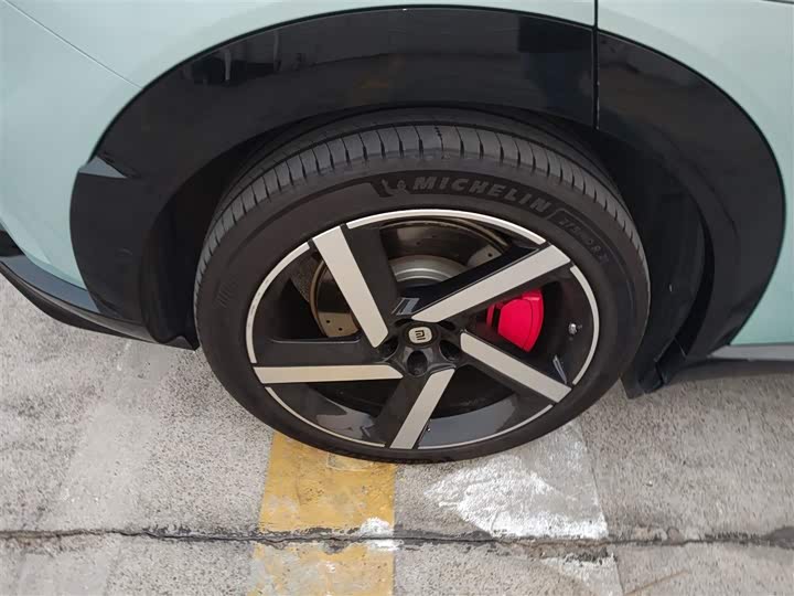 Фото 26 - Xiaomi YU7