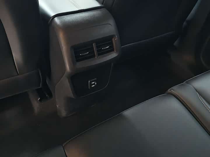 Фото 15 - Chevrolet Equinox