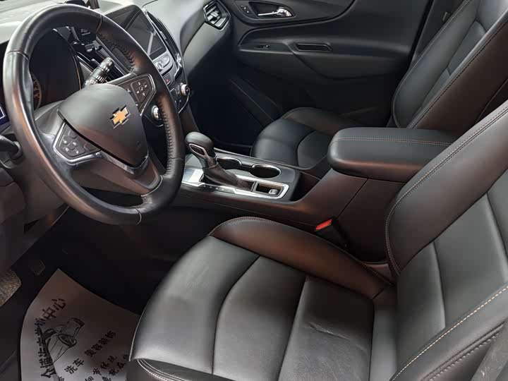 Фото 8 - Chevrolet Equinox
