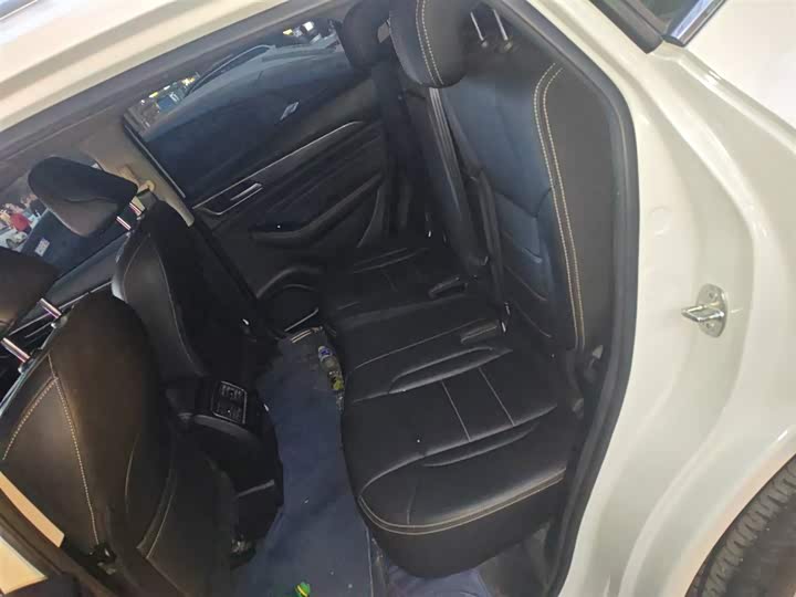 Фото 15 - Haval F7x