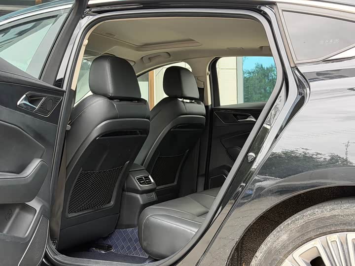 Фото 6 - Hongqi H5