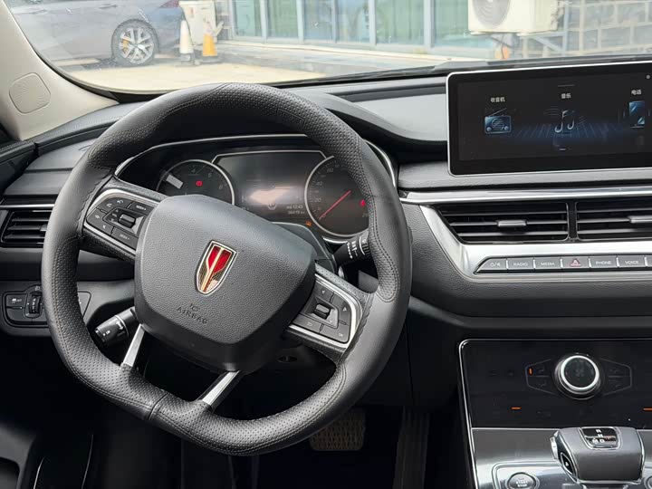 Фото 7 - Hongqi H5