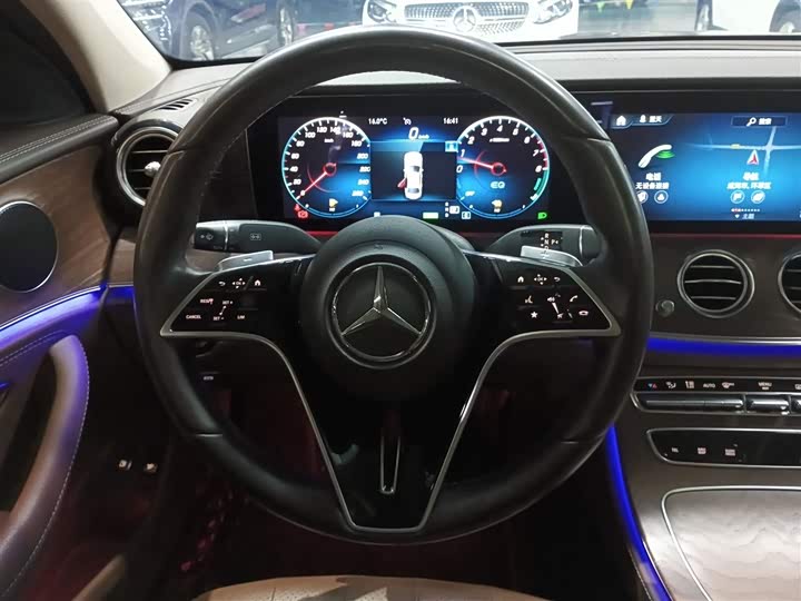 Фото 11 - Mercedes-Benz E-Class Hybrid