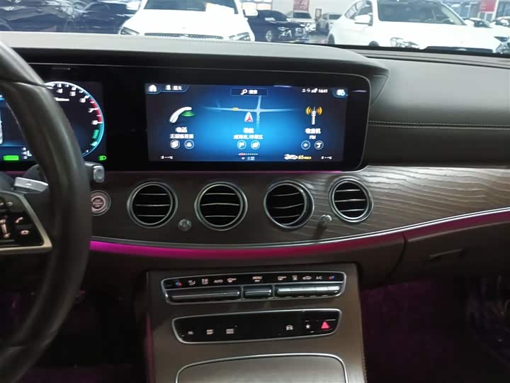 Фото 13 - Mercedes-Benz E-Class Hybrid