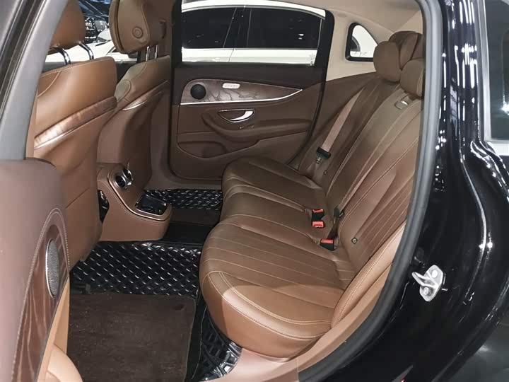 Фото 17 - Mercedes-Benz E-Class Hybrid